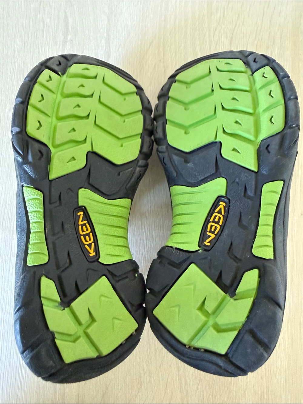 KEEN Newport H2 Kids Sandals Gray Lime Closed Toe Water Shoes Size 1 US - Picture 10 of 11